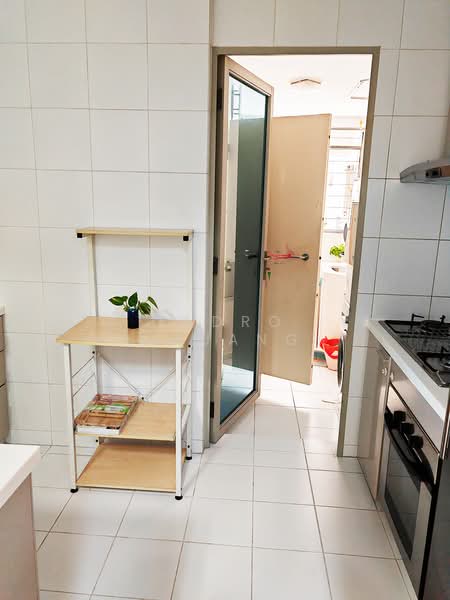 Starville, 68 Lengkong Tiga, Room Rental, 220 sqft, Condominium For Rent, by Pedro Chuang, 500064821 - Kitchen - PropertyGuru.com.sg