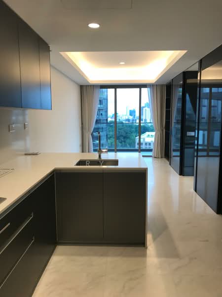 Cairnhill Nine Condominium For Sale at S$ 2,000,000 | PropertyGuru Singapore - Kitchen