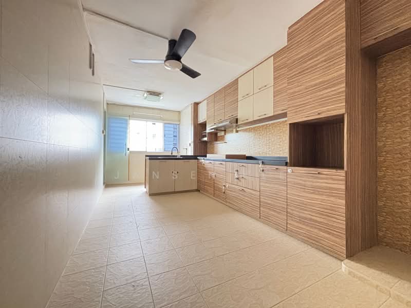 103 Bukit Purmei Road HDB Flat For Sale at S$ 600,000 | PropertyGuru Singapore - Kitchen
