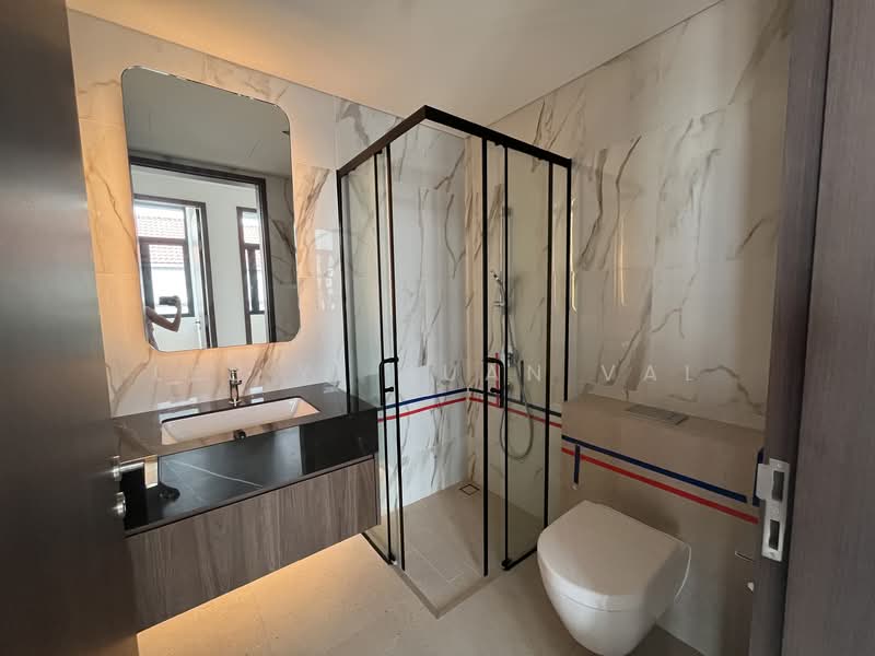 Claydence Apartment For Sale at S$ 2,797,600 | PropertyGuru Singapore - Bathroom