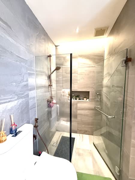 The Bayshore Condominium For Sale at S$ 1,380,000 | PropertyGuru Singapore - Bathroom