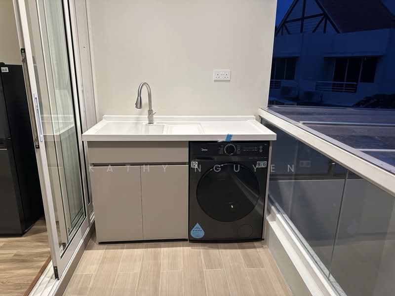 JALAN EUNOS, , Studio, 421 sqft, Apartment For Rent, by Kathy Nguyen, 500064842 - Balcony - PropertyGuru.com.sg