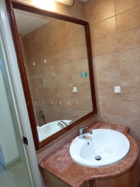 Regent Grove, 50 Choa Chu Kang North 7, 3 Bedrooms, 1,163 sqft, Condominium For Rent, by Jeffrey Lee, 500064844 - Bathroom - PropertyGuru.com.sg