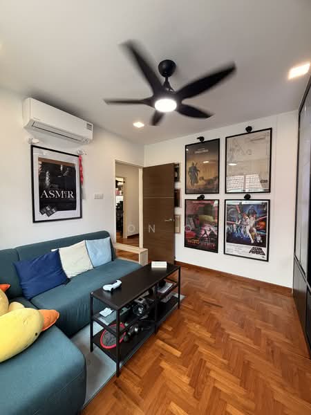 🏡 Renovated Semi Detached in Cul De Sac - Quiet Facing Semi-Detached House For Sale at S$ 5,000,000 | PropertyGuru Singapore - Living Room