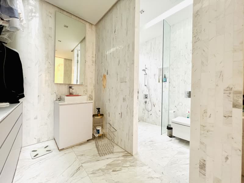 Eng Kong Terrace, , 5 Bedrooms, 1,985 sqft, Shophouse For Rent, by Lee Hui Jun (Joy), 500064857 - Bathroom - PropertyGuru.com.sg