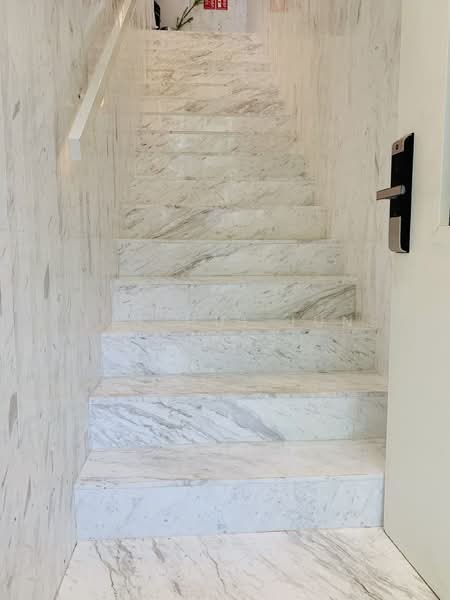 Eng Kong Terrace, , 5 Bedrooms, 1,985 sqft, Shophouse For Rent, by Lee Hui Jun (Joy), 500064857 - 17 steps to level 2 - PropertyGuru.com.sg