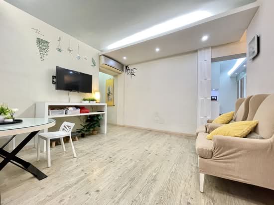 18 Cantonment Close