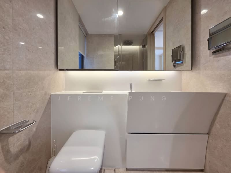 Cairnhill Nine Condominium For Sale at S$ 2,780,000 | PropertyGuru Singapore - Bathroom