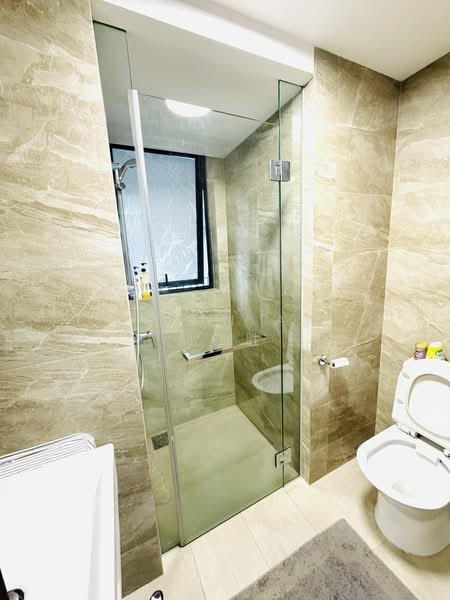 Riverfront Residences Condominium For Sale at S$ 1,580,000 | PropertyGuru Singapore - Bathroom