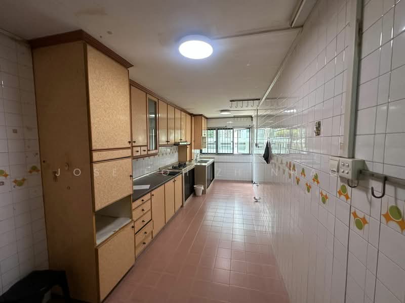 627 Hougang Avenue 8 HDB Flat For Sale at S$ 710,000 | PropertyGuru Singapore - Kitchen