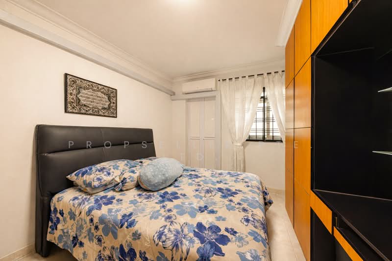 832 Woodlands Street 83 HDB Flat For Sale at S$ 810,000 | PropertyGuru Singapore - Bedroom