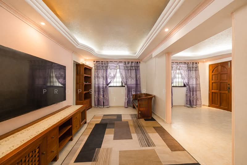 832 Woodlands Street 83 HDB Flat For Sale at S$ 810,000 | PropertyGuru Singapore - Living Room