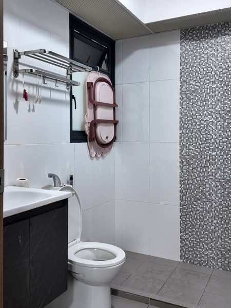 101A Bidadari Park Drive HDB Flat For Sale at S$ 799,000 | PropertyGuru Singapore - Bathroom
