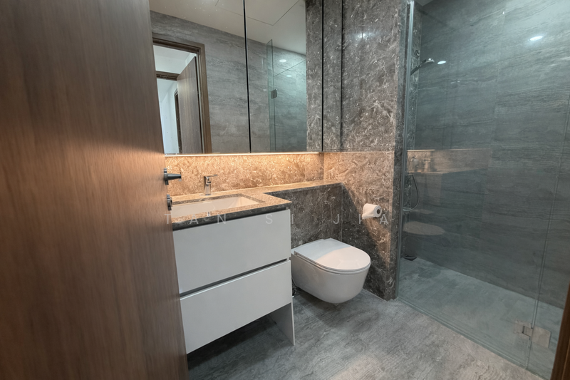 Fourth Avenue Residences Condominium For Sale at S$ 1,980,000 | PropertyGuru Singapore - Bathroom