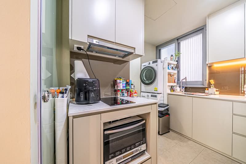 Riversails Condominium For Sale at S$ 1,400,000 | PropertyGuru Singapore - Kitchen