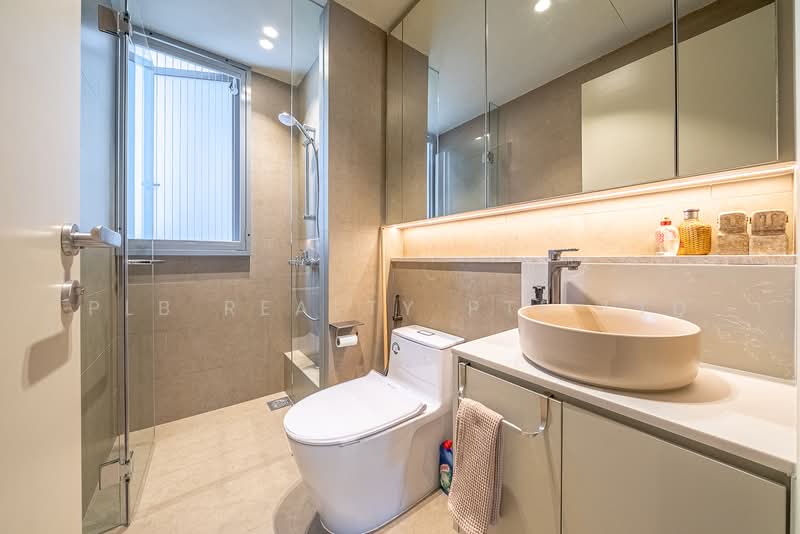 Riversails Condominium For Sale at S$ 1,400,000 | PropertyGuru Singapore - Bathroom