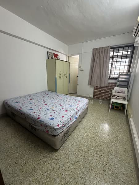 7 Lorong Lew Lian HDB Flat For Sale at S$ 720,000 | PropertyGuru Singapore - Bedroom