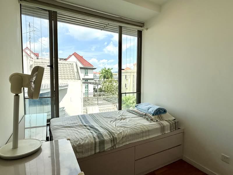 🌟 Cheapest 2 bed Freehold / 999 in District 19, undervalue, Kovan landed area Apartment For Sale at S$ 949,000 | PropertyGuru Singapore - Bedroom