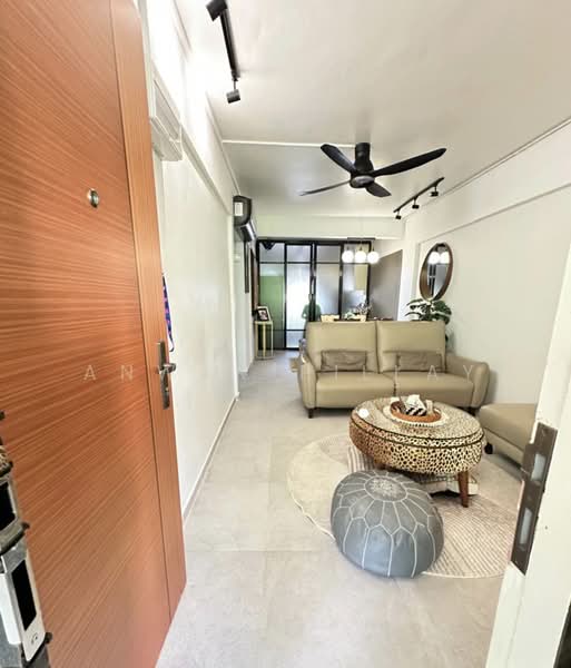 537 Bedok North Street 3, 537 Bedok North Street 3, 2 Bedrooms, 732 sqft, HDB Flat For Sale, by Anwar Pillay, 500064914 - Living Room - PropertyGuru.com.sg