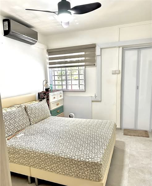 537 Bedok North Street 3, 537 Bedok North Street 3, 2 Bedrooms, 732 sqft, HDB Flat For Sale, by Anwar Pillay, 500064914 - Bedroom - PropertyGuru.com.sg