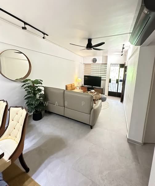 537 Bedok North Street 3, 537 Bedok North Street 3, 2 Bedrooms, 732 sqft, HDB Flat For Sale, by Anwar Pillay, 500064914 - Living Room - PropertyGuru.com.sg