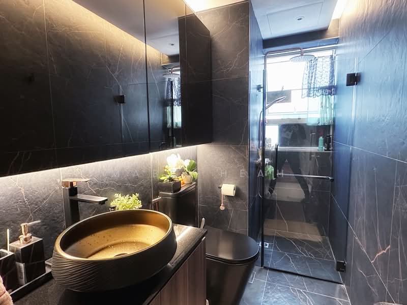 The Bayshore Condominium For Sale at S$ 1,380,000 | PropertyGuru Singapore - Bathroom