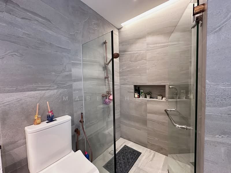 The Bayshore Condominium For Sale at S$ 1,380,000 | PropertyGuru Singapore - Bathroom