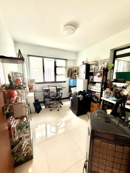 120B Edgedale Plains HDB Flat For Sale at S$ 640,000 | PropertyGuru Singapore - Study