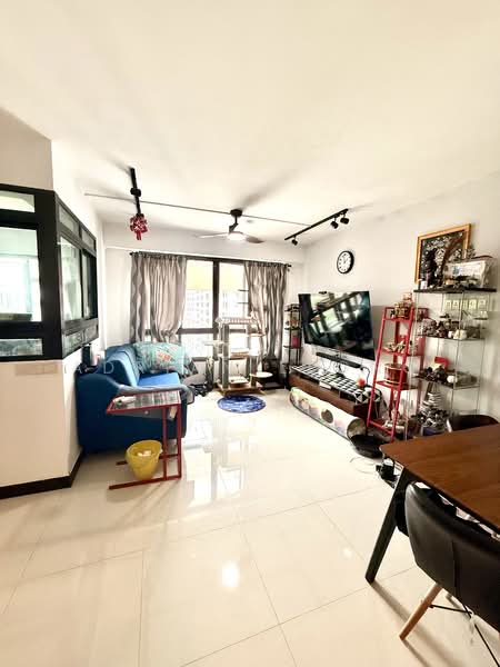 120B Edgedale Plains HDB Flat For Sale at S$ 640,000 | PropertyGuru Singapore - Living Room