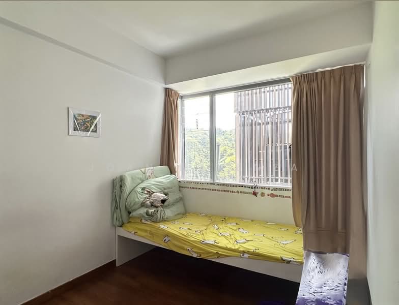 The Lanai Condominium For Sale at S$ 2,100,000 | PropertyGuru Singapore - Bedroom