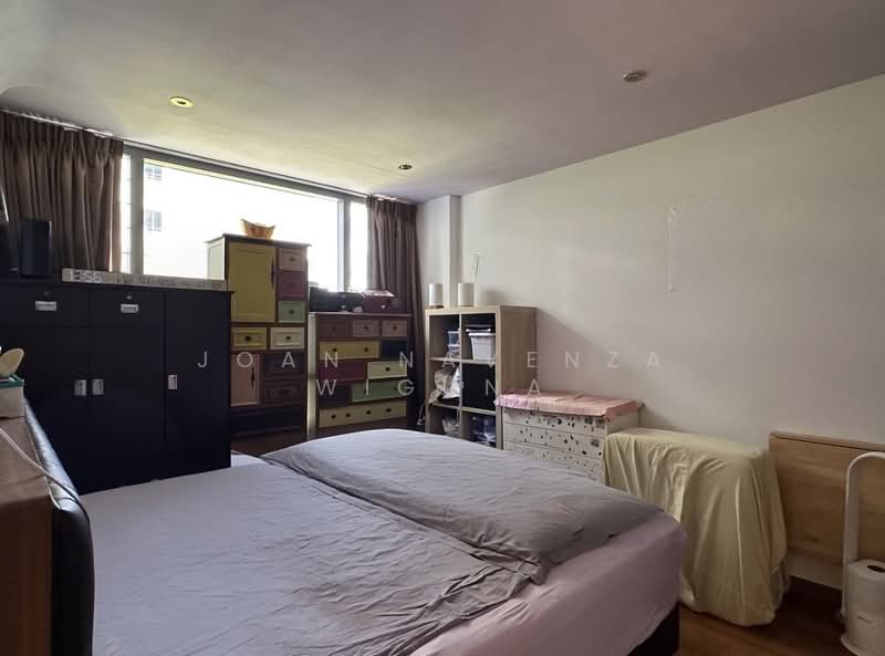 The Lanai Condominium For Sale at S$ 2,100,000 | PropertyGuru Singapore - Bedroom