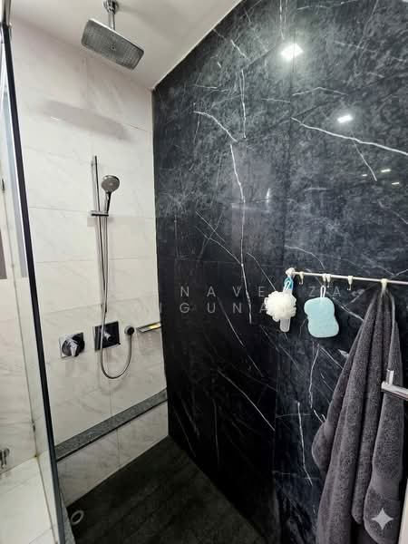 The Lanai, 140 Hillview Avenue, 3 Bedrooms, 1,109 sqft, Condominium For Sale, by Joan Navenza Wiguna, 500064927 - Bathroom - PropertyGuru.com.sg