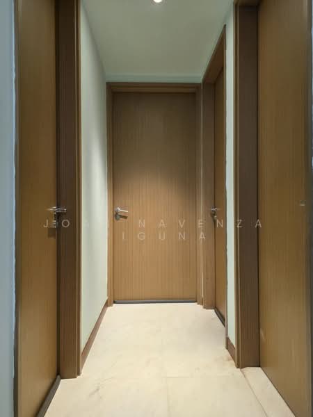 The Lanai, 140 Hillview Avenue, 3 Bedrooms, 1,109 sqft, Condominium For Sale, by Joan Navenza Wiguna, 500064927 - Corridor - PropertyGuru.com.sg