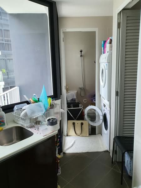 Waterbank at Dakota, 25 Dakota Crescent, 3 Bedrooms, 1,200 sqft, Condominium For Rent, by Patrick Nelson, 500064928 - Bathroom - PropertyGuru.com.sg