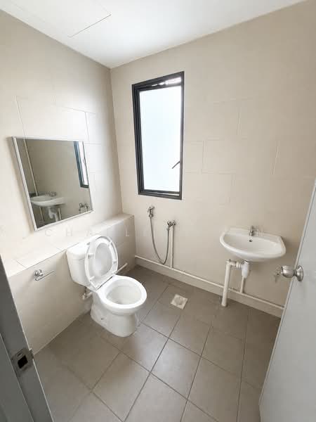 Zervex, 8 Ubi Road 2, 1,130 sqft, Light Industrial (B1) For Rent, by Charles Phan, 500064939 - Bathroom - CommercialGuru.com.sg