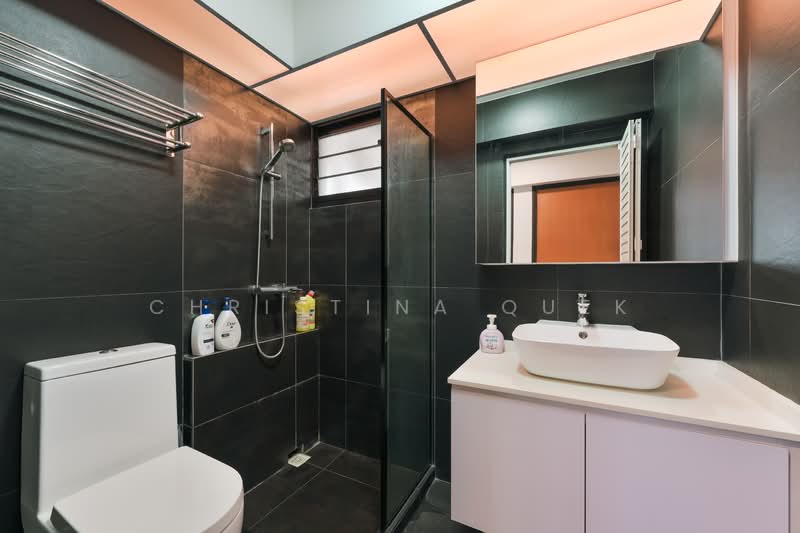 278C Compassvale Bow HDB Flat For Sale at S$ 850,000 | PropertyGuru Singapore - Bathroom
