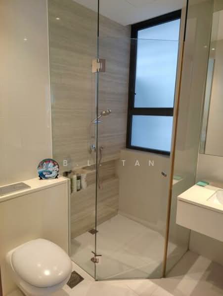 d'Leedon (Former Farrer Court), 13 Leedon Heights, 3 Bedrooms, 1,227 sqft, Condominium For Rent, by B.L. Tan, 500064946 - Bathroom - PropertyGuru.com.sg