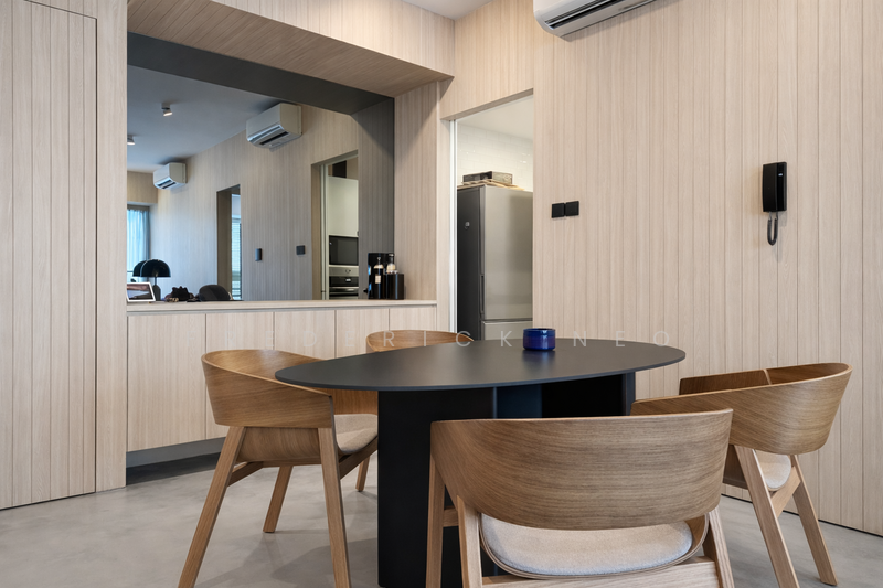 Spacious City Fringe Living Condominium For Sale at S$ 1,888,888 | PropertyGuru Singapore - Dining Room