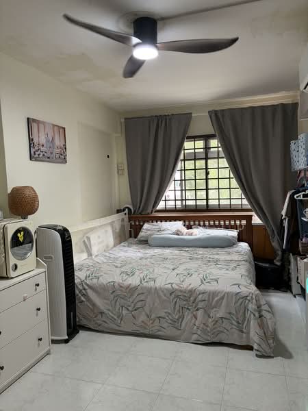717 Pasir Ris Street 72 HDB Flat For Sale at S$ 980,000 | PropertyGuru Singapore - Bedroom