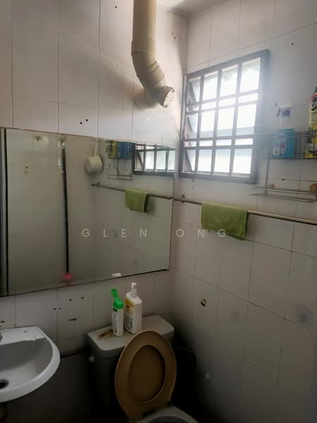 157 Ang Mo Kio Avenue 4, 157 Ang Mo Kio Avenue 4, 3 Bedrooms, 92 sqft, HDB Flat For Rent, by Glen Ong, 500064975 - Bathroom - PropertyGuru.com.sg