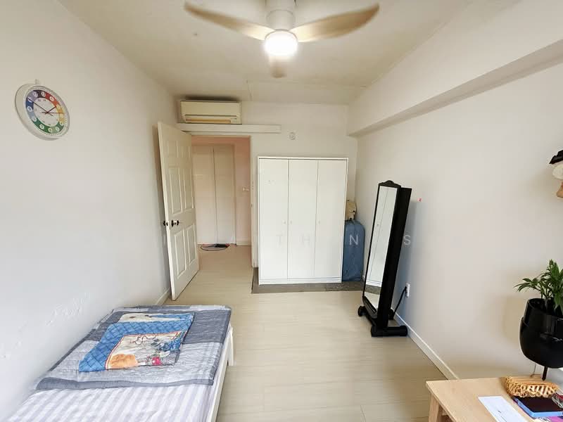 869A Tampines Avenue 8 HDB Flat For Sale at S$ 699,000 | PropertyGuru Singapore - Bedroom