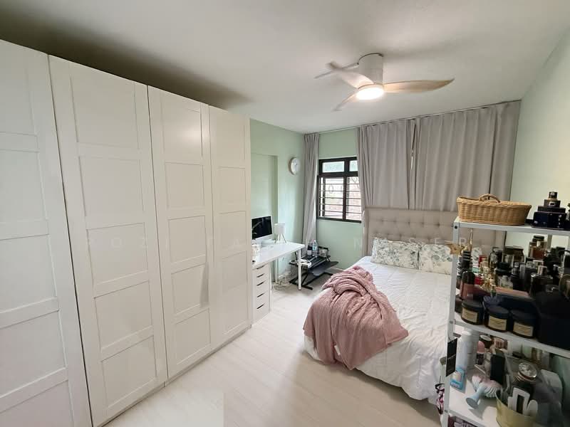869A Tampines Avenue 8 HDB Flat For Sale at S$ 699,000 | PropertyGuru Singapore - Bedroom
