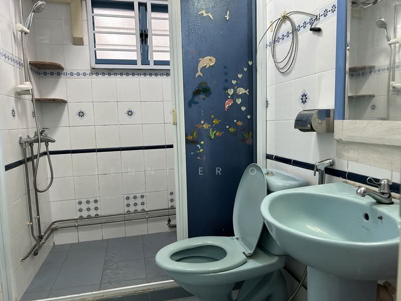469 Admiralty Drive, 469 Admiralty Drive, 4 Bedrooms, 1,200 sqft, HDB Flat For Rent, by Jennifer Ong, 500065004 - Bathroom - PropertyGuru.com.sg