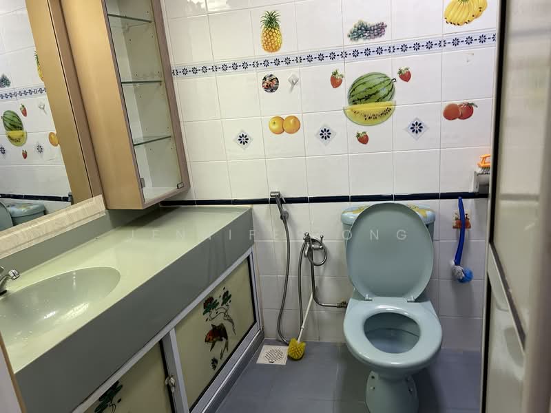469 Admiralty Drive, 469 Admiralty Drive, 4 Bedrooms, 1,200 sqft, HDB Flat For Rent, by Jennifer Ong, 500065004 - Bathroom - PropertyGuru.com.sg