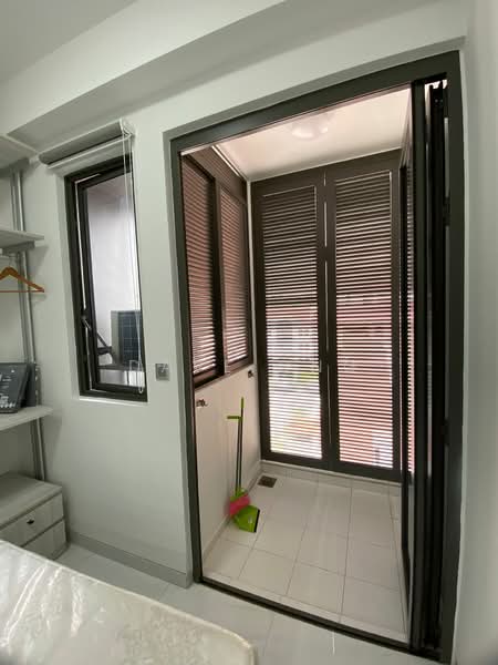 Park 1 Suites, Lorong 40 Geylang, Room Rental, 300 sqft, Condominium For Rent, by Dave Ong, 500065012 - Balcony - PropertyGuru.com.sg