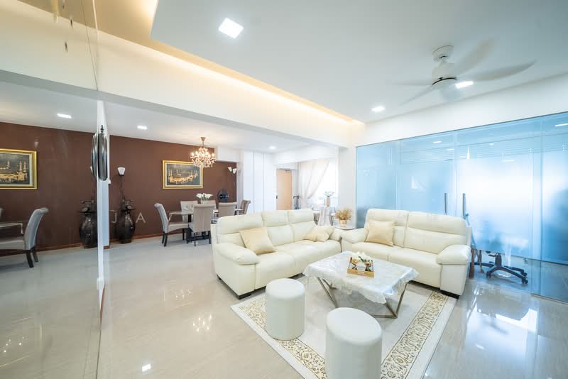 205 Choa Chu Kang Central, 205 Choa Chu Kang Central, 4 Bedrooms, 1,313 sqft, HDB Flat For Sale, by Javier Ng 黄允健, 500065020 - Living Room - PropertyGuru.com.sg