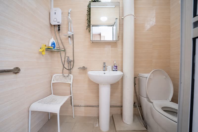 205 Choa Chu Kang Central, 205 Choa Chu Kang Central, 4 Bedrooms, 1,313 sqft, HDB Flat For Sale, by Javier Ng 黄允健, 500065020 - Bathroom - PropertyGuru.com.sg