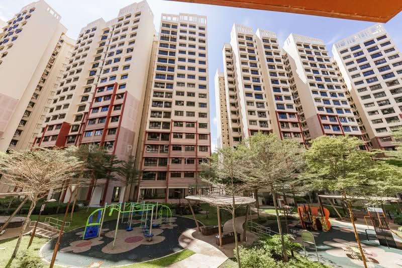 468A Bukit Batok West Avenue 9 HDB Flat For Sale at S$ 350,000 | PropertyGuru Singapore - Exterior