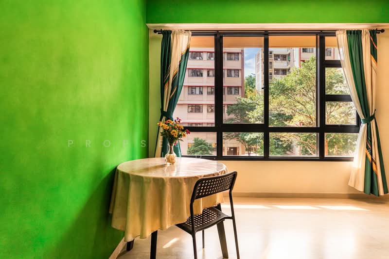 468A Bukit Batok West Avenue 9 HDB Flat For Sale at S$ 350,000 | PropertyGuru Singapore - Dining Room