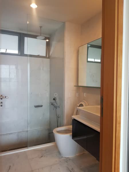 Centro Residences Condominium For Sale at S$ 2,084,300 | PropertyGuru Singapore - Bathroom